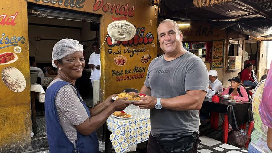 CARTAGENA: BIKE RIDE WITH LUNCH AT BOURDAIN'S FAVORITE SPOT - Who will enjoy this Cartagena experience?