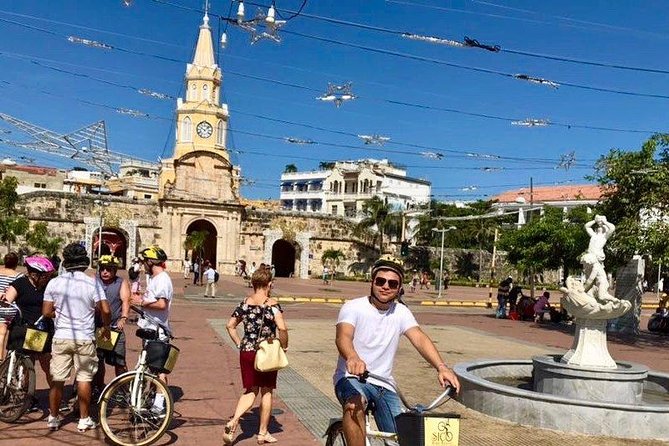 Cartagena Bike Tour - Stops for photos, parks, walls, and local scenes