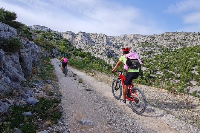 Cassis: Three Calanques Tour by Electric Mountain Bike - Cassis by bike, not just by postcard