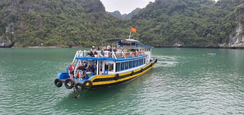 Cat Ba: Lan Ha, HaLong bay full day- biking, kayaking, lunch - Floating fishing village and the first views of Lan Ha Bay