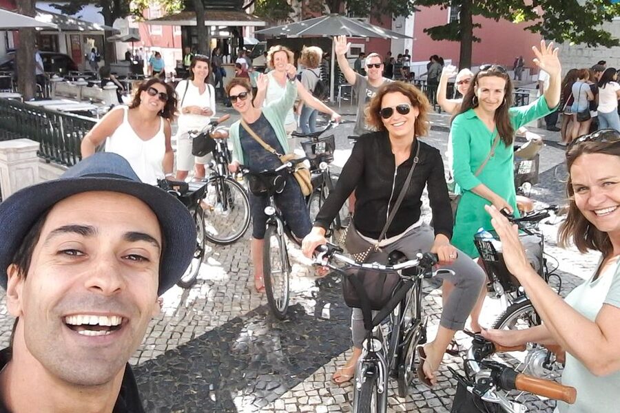 Central Lisbon 3-Hour Guided E-Bike Tour - Starting above the city at Eduardo VII Park