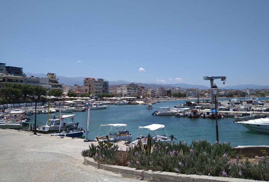 Chania: City Highlights Small Group Bike Tour - The Old Venetian Harbour and Giali Tzamisi