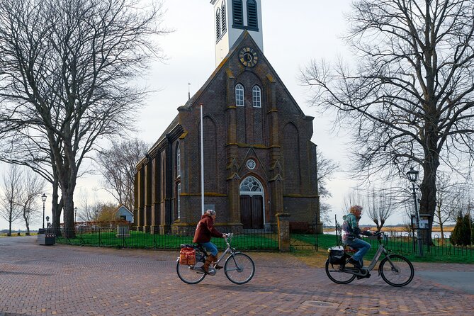 Cheese, Canals & Windmill Countryside E-Bike Tour Amsterdam - Nieuwendammerdijk and the character of old Amsterdam North