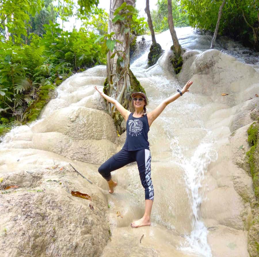 Chiang Mai: 22 km XC Mountain Biking from Sticky Waterfall - Bua Thong Sticky Waterfalls: a hands-on first stop