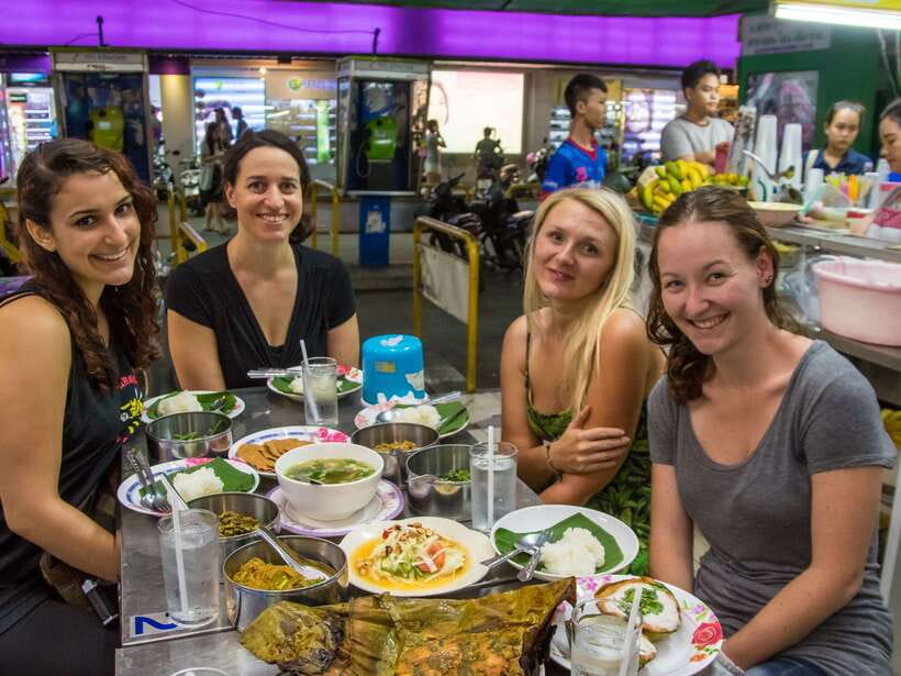 Chiang Mai: Private Historic Old City Bike Tour - Night - Three Kings Monument and the city’s symbolic center