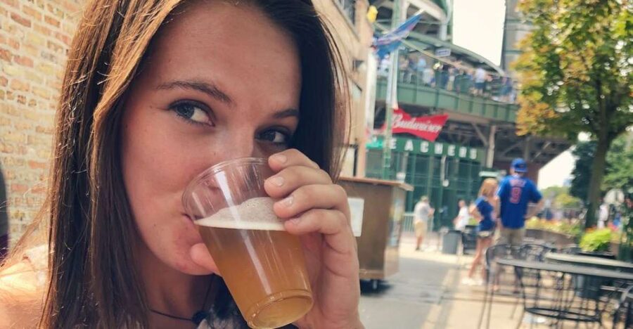 Chicago: Bikes, Bites, and Views Biking Tour - Adults - The daytime ride to Wrigley Field