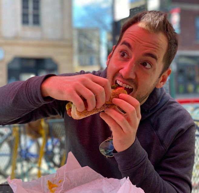 Chicago: Classic Food & Walking Tour with Free Bike or Kayak - Day route or evening route?
