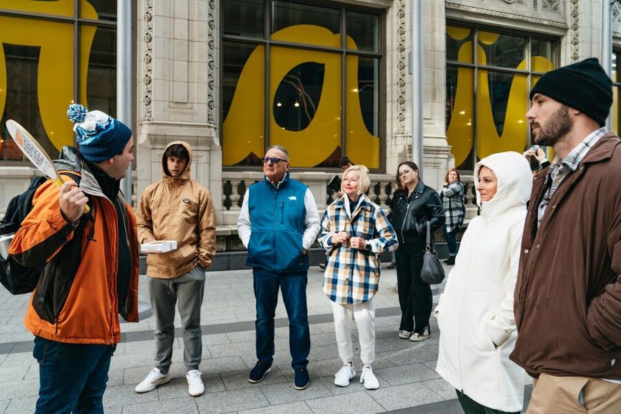Chicago: Classic Food & Walking Tour with Free Bike or Kayak - Walking the Chicago Riverwalk