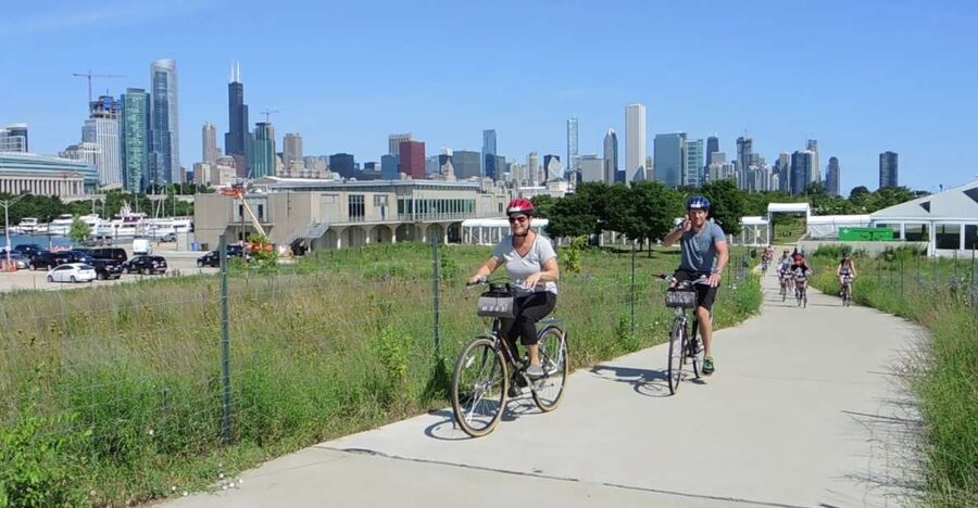 Chicago: Full-Day or Half-Day Bike Rental - Southbound to Navy Pier, Millennium Park, and the Bean
