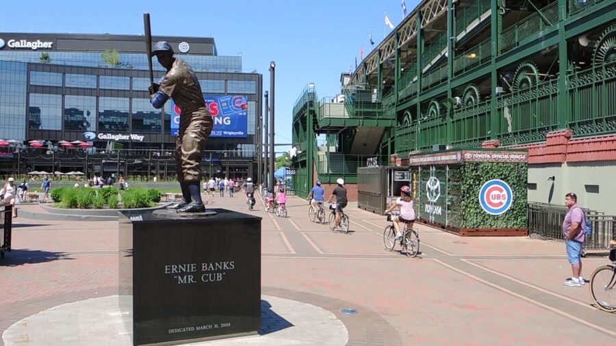 Chicago: Full-Day or Half-Day Bike Rental - Northbound to Lincoln Park and the free zoo