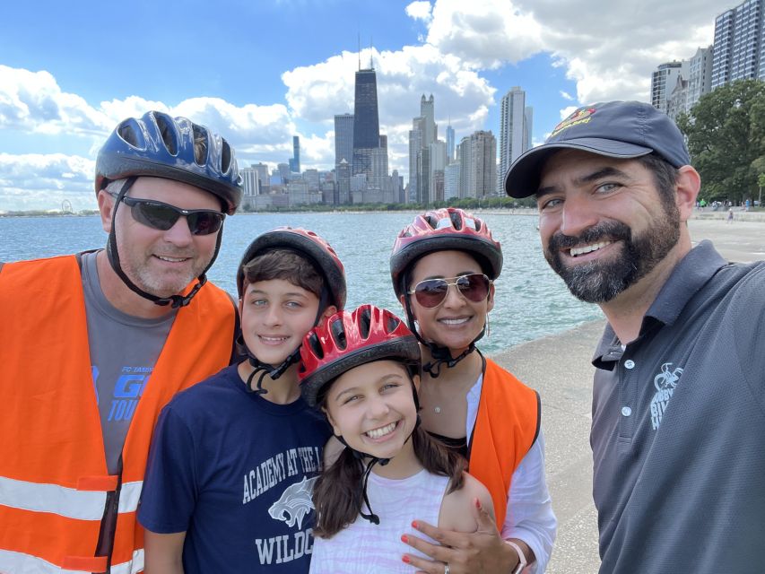 Chicago: Lakefront Neighborhoods Bike Tour - North Avenue Beach and the lakefront payoff