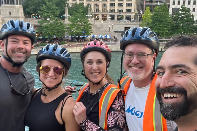 Chicago's Ultimate City Bike Tour - Adler Planetarium and Northerly Island
