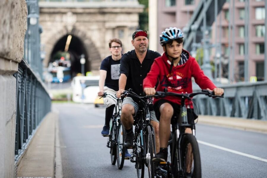 Choose a bicycle and make your own tour in Budapest-24 hrs - What comes with the $21 rental