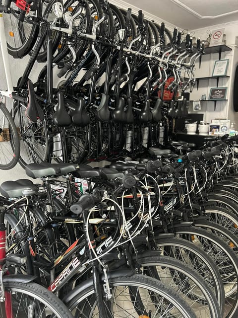 Choose a bicycle and make your own tour in Budapest-24 hrs - Is the $21 price good value?