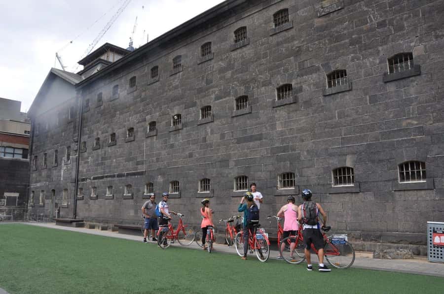 Classic Melbourne Bike tour - Parks, gardens, and the city’s bigger story