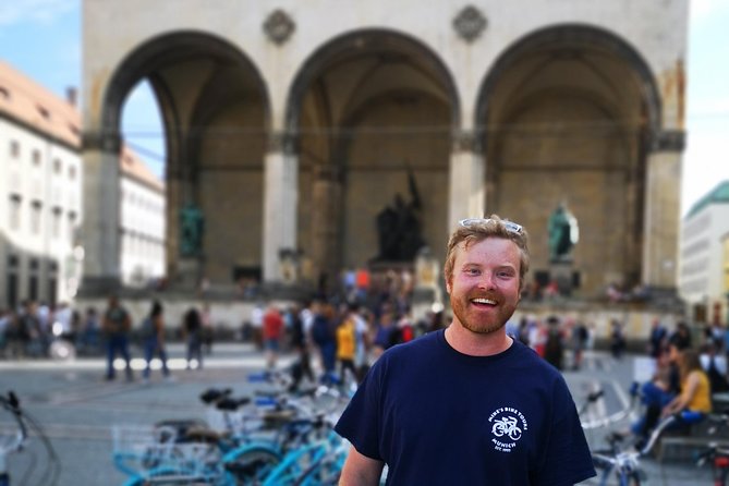 Classic Mike's Bike Tour daily @ 11.30 incl Beer Garden & Surfers - Odeonsplatz and the St. Kajetan Church