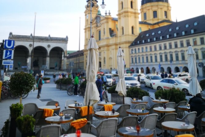 Classic Mike's Bike Tour daily @ 11.30 incl Beer Garden & Surfers - Hofgarten, the Residenz, and Max-Joseph-Platz