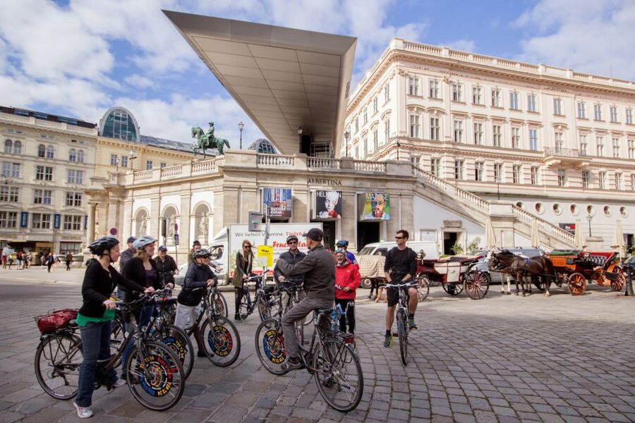 Classic Vienna: 3-Hour Guided Bike Tour - Donau Canal, Urania, and Stadtpark