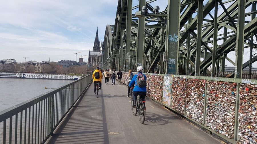 Cologne: 3-Hour Guided Bike Tour - Hohenzollern Bridge and the cathedral skyline