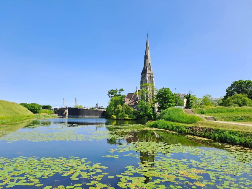Copenhagen: 2,5-Hour 'Must See' Bike Tour with a Local Guide - Why a Copenhagen bike tour makes sense