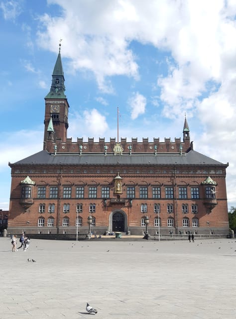 Copenhagen: 2,5-Hour 'Must See' Bike Tour with a Local Guide - Nyhavn, where Copenhagen gets its postcard view