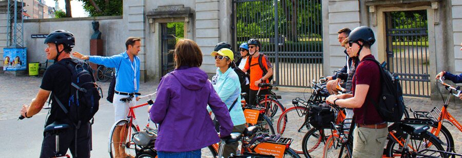 Copenhagen: 3-Hour City Highlights Bike Tour with Guide - Christiansborg, the Black Diamond, and the central harbor