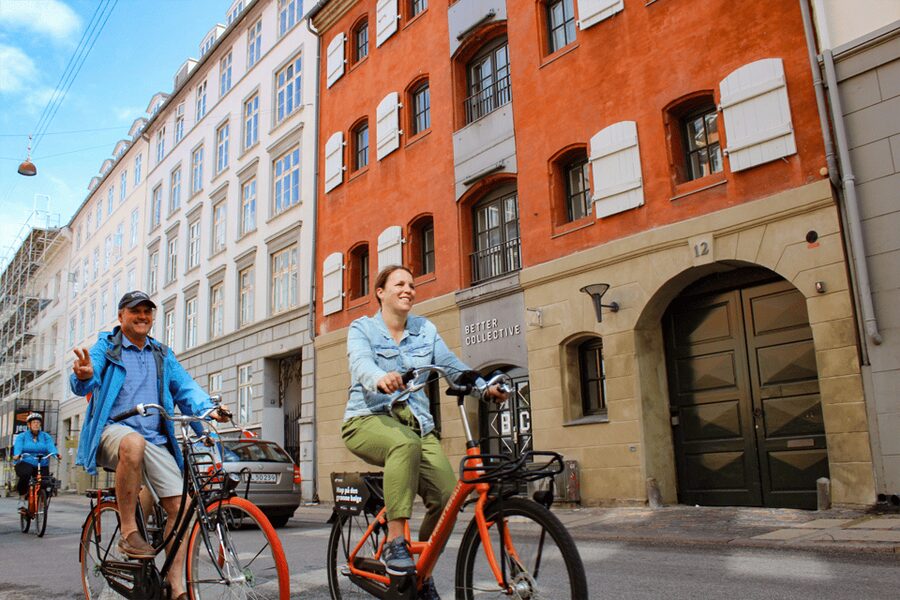 Copenhagen: 3-Hour City Highlights Bike Tour with Guide - Amalienborg, Amalie Garden, and the harbor front