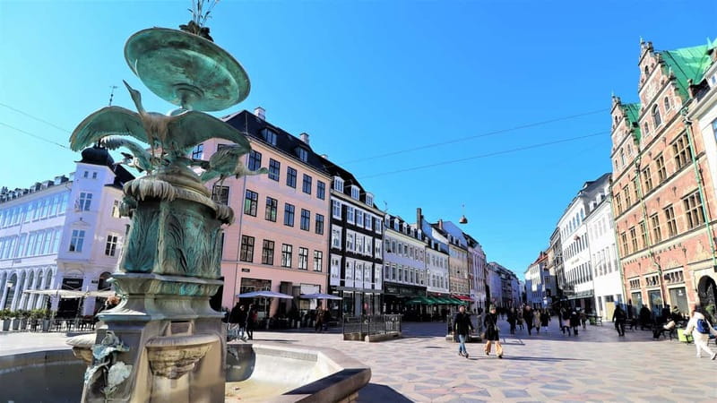 Copenhagen & Christiania : Guided Bike Tour in French - Ending at The Little Mermaid