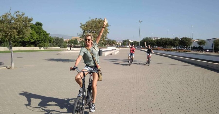 Córdoba Daily Highlights Bike Tour - Why a bike is a smart way to meet Córdoba