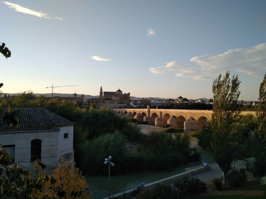 Córdoba Daily Highlights Bike Tour - Crossing the Roman Bridge and Calahorra Tower