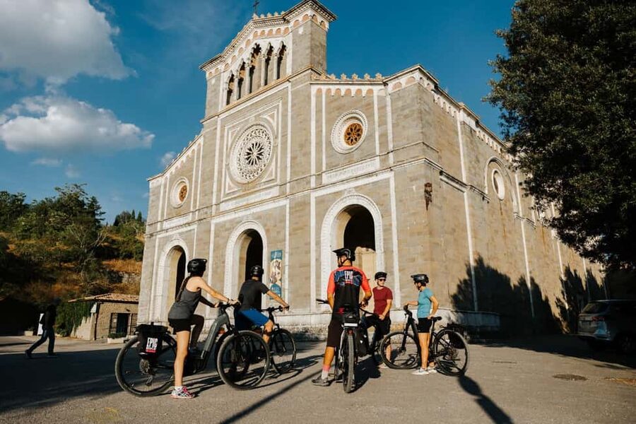 Cortona: Guided E-Bike Tour of Tuscany's Hidden Gem - Guide quality and group safety