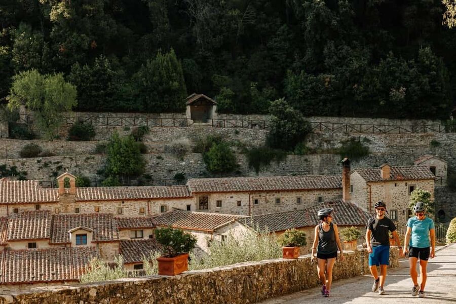Cortona: Guided E-Bike Tour of Tuscany's Hidden Gem - Cortona’s lanes and the first uphill ride