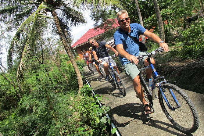 Countryside Bangkok and a Local Floating Market Tour by Bicycle Including Lunch - Starting at Sukhumvit and entering Khlong Toey