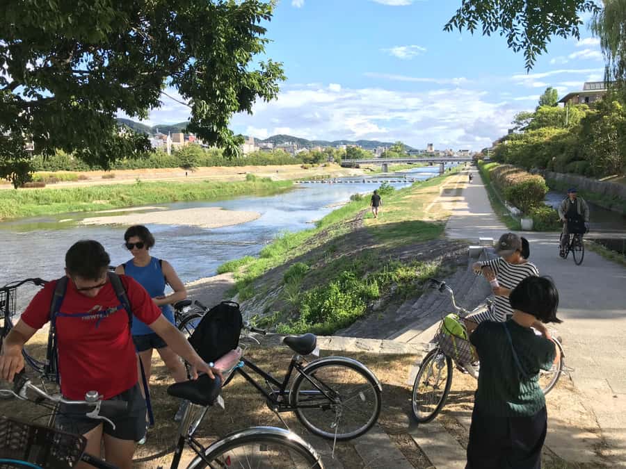Cycle Kyoto's Hidden Gems & Gion Stroll - Tea, sweets, and the 30-minute walk through Gion