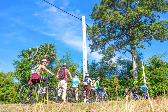 Cycle the Angkor Backroads with lunch / E-Bike or Tuk Tuk - Lunch beside Srah Srang