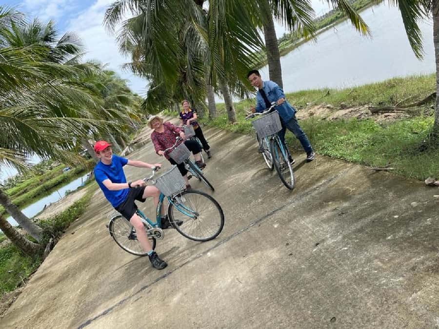 Da Nang or Hoi An: Countryside Bike & Basket Boat Tour - Traditional fishing, buffalo, and village life