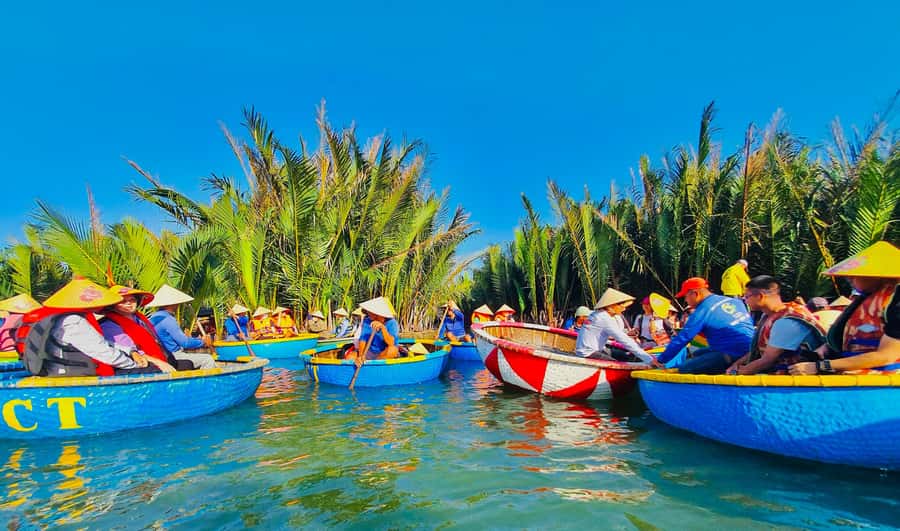 Da Nang or Hoi An: Countryside Bike & Basket Boat Tour - The meal may be the best part