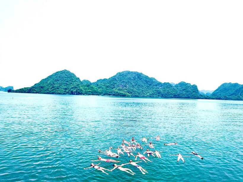 Đảo Cát Bà : 1Day Kayaking,Swimming,Cycling,Snorkeling,Lunch - Vietnamese lunch on the boat