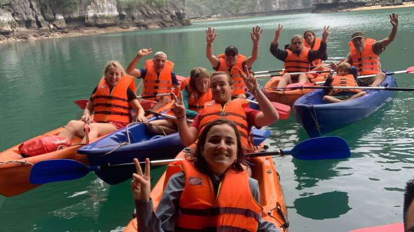 Đảo Cát Bà : 1Day Kayaking,Swimming,Cycling,Snorkeling,Lunch - Morning cruise through Lan Ha Bay