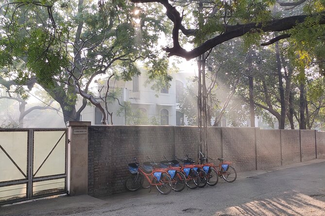 Delhi By Cycle & Old Delhi - Meeting in Daryaganj and getting ready