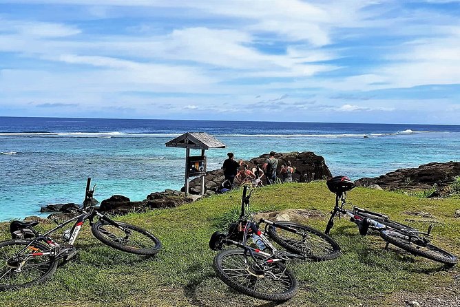 'Discover' Rarotonga Cycling Tour with Lunch - Starting in Arorangi and leaving the main road behind