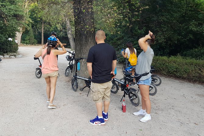Discover the City e-bike day tours - Guides, group size, and the pace