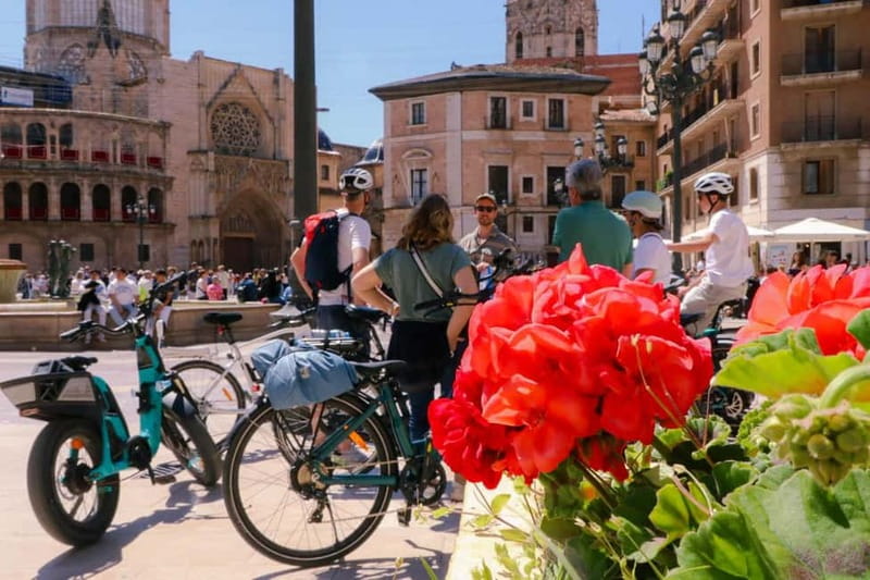 Discover Valencia by bike – Dutch-speaking tour - Turia Gardens: Valencia’s green cycling highway