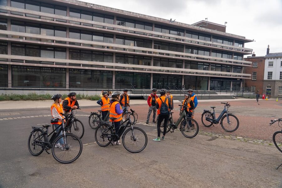 Dublin: Bike & E-Bike Tour with a Local Guide - Dublin Castle and the medieval center