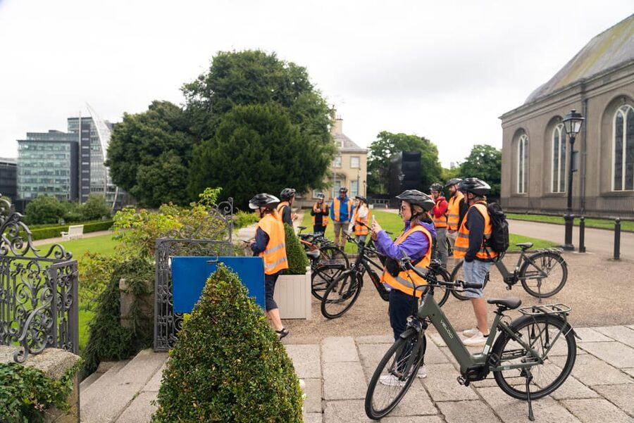 Dublin: Bike & E-Bike Tour with a Local Guide - Kilmainham Gaol and its difficult stories