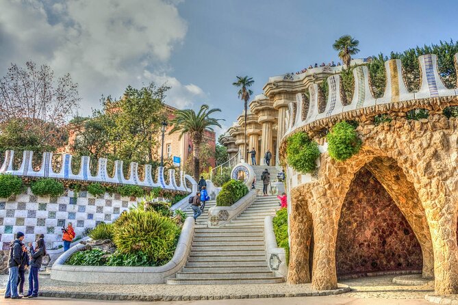 E-Bike Barcelona Highlights & Park Guell in Small Group - Starting at Plaça Reial in the old city