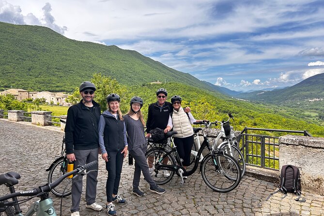 E-bike between towers and medieval villages at the foot of Sirente Abruzzo - Starting at Beffi Castle
