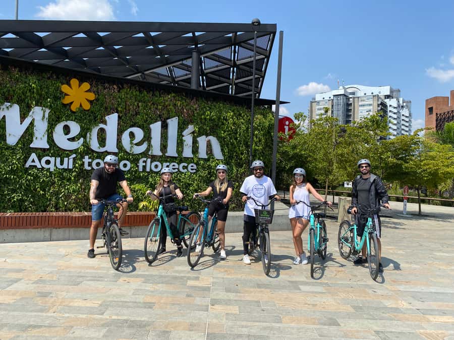 E-Bike City Tour Medellin with Local beer and Snacks - Starting at San Joaquin Church