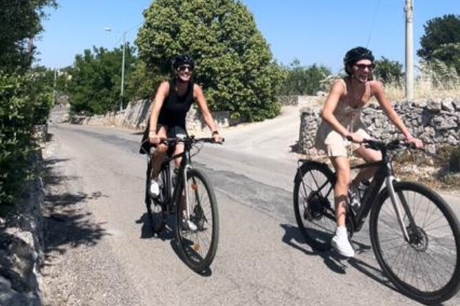 E-Bike, Focaccia and Wine - Locorotondo and the 40-minute historic center stop