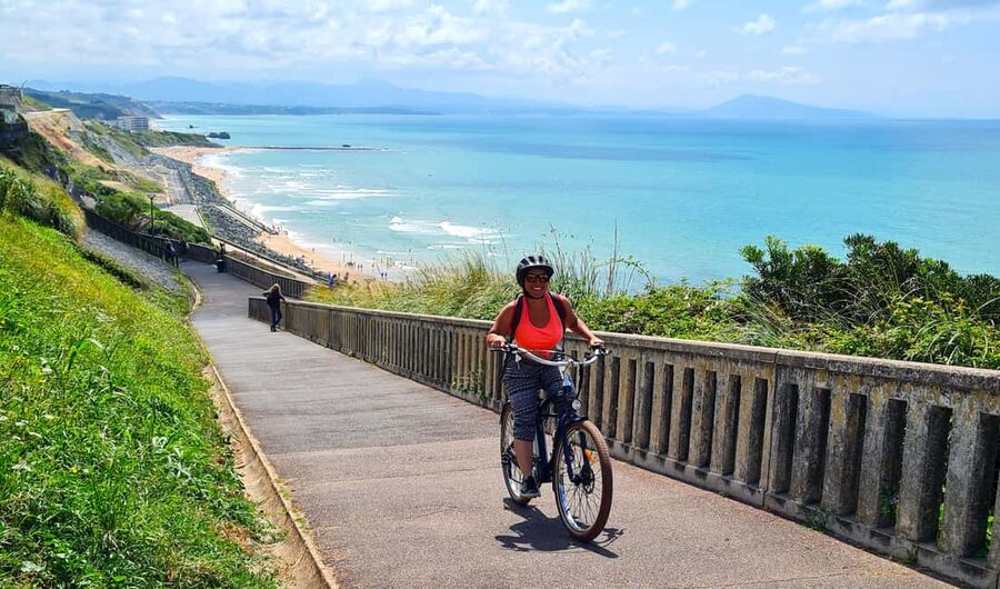 E-bike Guided Tour Biarritz & small villages - Starting at 24 Rue Peyroloubilh